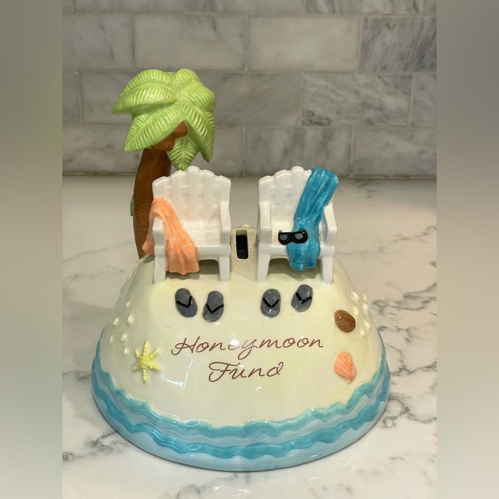 Honeymoon Fund Island Palm Tree Beach Scene Bank- RARE!! Russ Ceramic- New